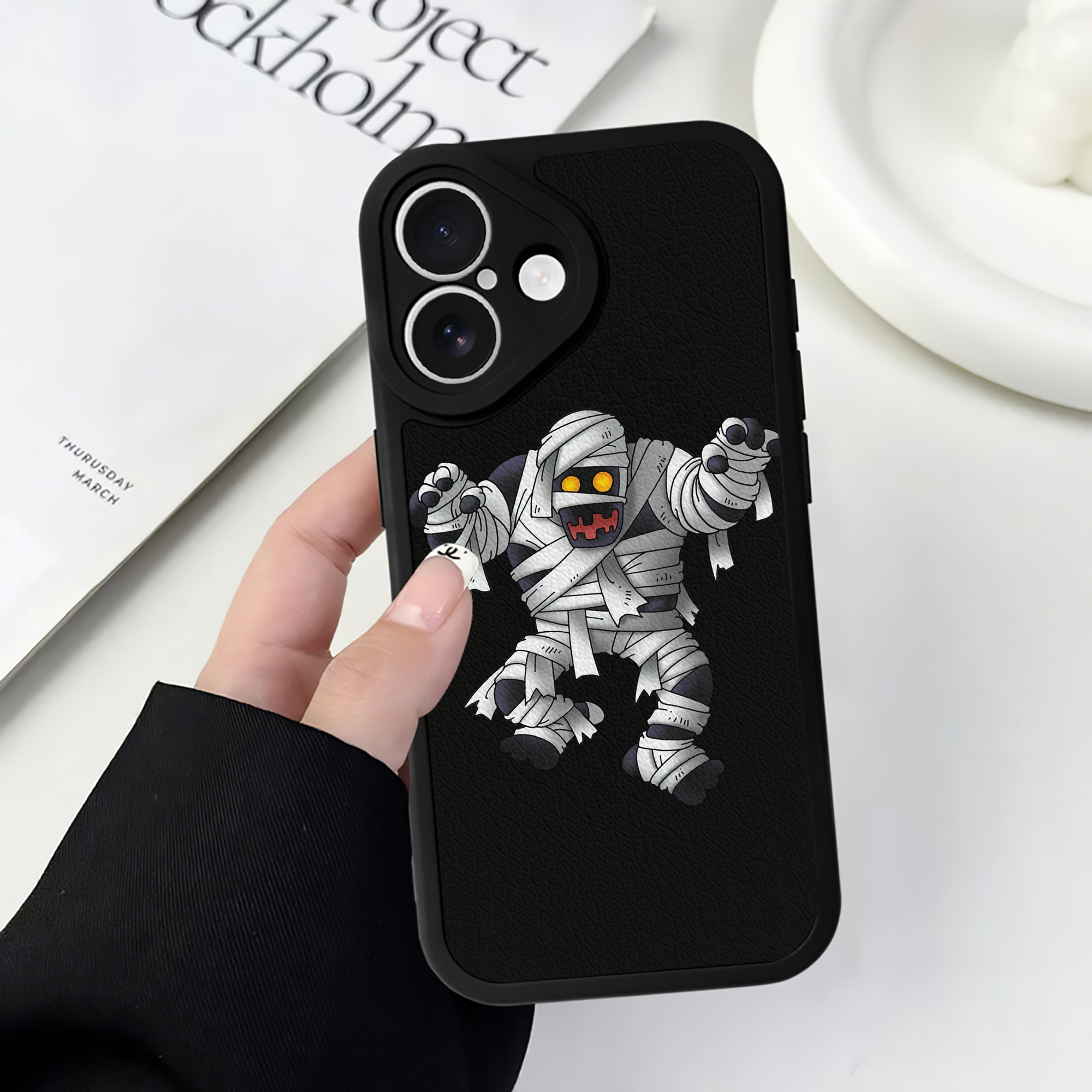 （画像用） ドラゴンクエスト Doragon Kuesuto Dragon Quest 【iPhone 16シリーズ対応】シリコンスマホケース（レザー調） 材質：シリコン